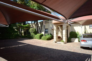 Norscot Manor Guest Lodge Sandton Exteriör bild